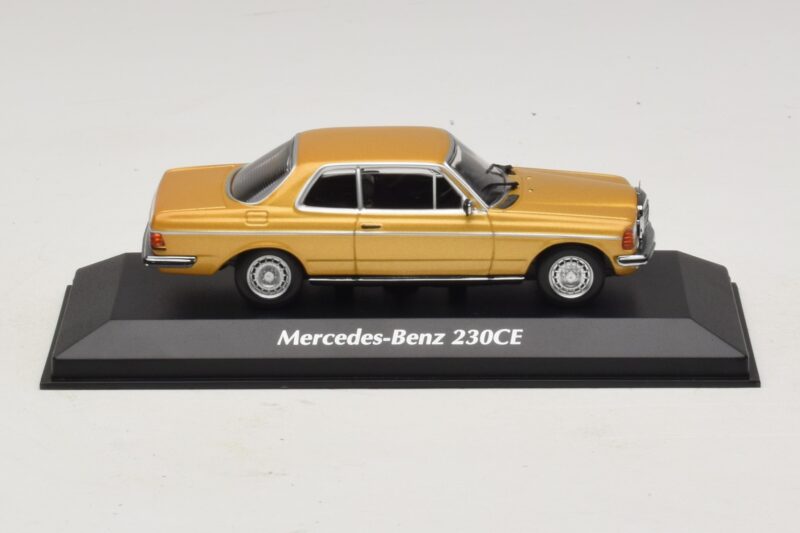Mercedes 230 CE C123 Auriu Metalizat Maxichamps 1:43 Mercedes 230 CE C123 Auriu Metalizat Maxichamps 1:43 940032220 Metal
