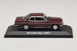 Mercedes 230 CE C123 Roșu Maxichamps 1:43 Mercedes 230 CE C123 Roșu Maxichamps 1:43 940032221 Metal