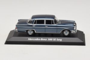 Mercedes 300 SE W112 Lang Albastru Metalizat Maxichamps 1:43 940035200 Metal
