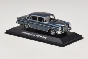 Mercedes 300 SE W112 Lang Albastru Metalizat Maxichamps 1:43 940035200 Metal - imaginea 3 din 5