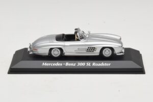 Mercedes 300 SL W198 Roadster Argintiu Maxichamps 1:43 Mercedes 300 SL W198 Roadster Argintiu Maxichamps 1:43 940039030 Metal