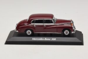 Mercedes 300 W186 Roșu Închis Maxichamps 1:43 940039060 Metal