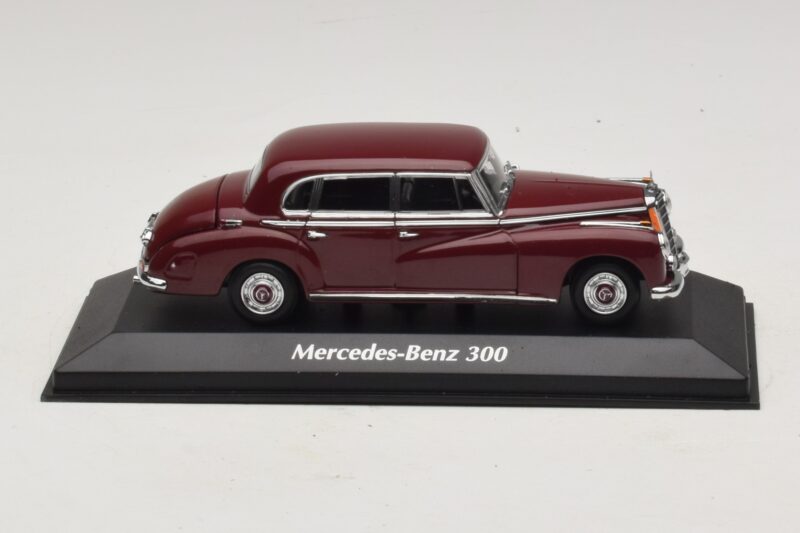 Mercedes 300 W186 Roșu Închis Maxichamps 1:43 940039060 Metal