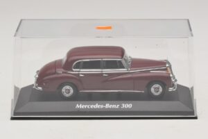 Mercedes 300 W186 Roșu Închis Maxichamps 1:43 940039060 Metal - imaginea 4 din 5
