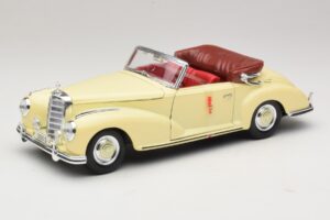 Mercedes 300S Crem Maisto 1:18 31806 Metal