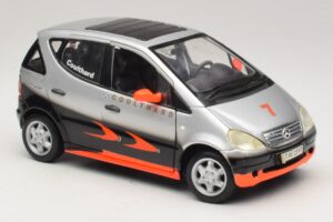 Mercedes A-Class W168 D. Coulthard Argintiu Maisto 1:18 35841 Metal - imaginea 6 din 8