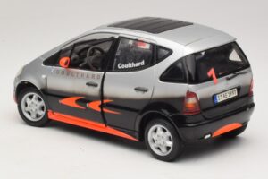 Mercedes A-Class W168 D. Coulthard Argintiu Maisto 1:18 35841 Metal - imaginea 7 din 8