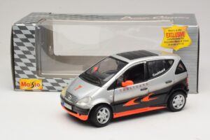 Mercedes A-Class W168 D. Coulthard Argintiu Maisto 1:18 35841 Metal - imaginea 8 din 8