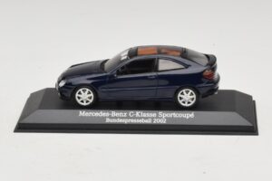 Mercedes C-Class Sportscoupe CL203 Blue Metallic Bundespressball Minichamps 1:43 Mercedes C-Class Sportscoupe CL203 Blue Metallic Bundespressball Minichamps 1:43 MB010 Metal
