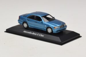 Mercedes C-Class W202 Albastru Metalizat Maxichamps 1:43 940037060 Metal - imaginea 3 din 5