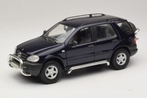 Mercedes ML320 W163 Albastru Maisto 1:18 31847 Metal