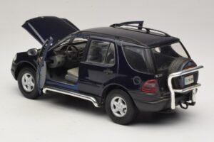 Mercedes ML320 W163 Albastru Maisto 1:18 31847 Metal - imaginea 5 din 8