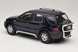 Mercedes ML320 W163 Albastru Maisto 1:18 31847 Metal - imaginea 7 din 8