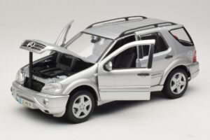 Mercedes ML55 AMG W163 Argintiu Maisto 1:18 31876-P1 Metal - imaginea 2 din 8