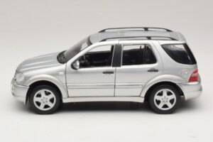 Mercedes ML55 AMG W163 Argintiu Maisto 1:18 31876-P1 Metal - imaginea 4 din 8