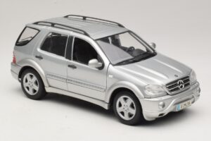 Mercedes ML55 AMG W163 Argintiu Maisto 1:18 31876-P1 Metal - imaginea 6 din 8
