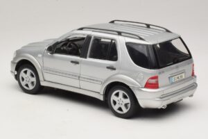 Mercedes ML55 AMG W163 Argintiu Maisto 1:18 31876-P1 Metal - imaginea 7 din 8