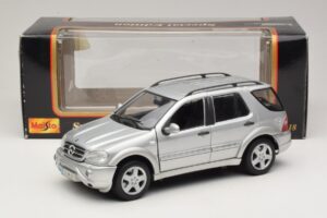 Mercedes ML55 AMG W163 Argintiu Maisto 1:18 31876-P1 Metal - imaginea 8 din 8