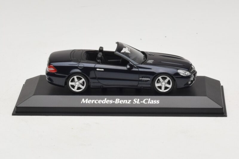 Mercedes SL R230 Albastru Metalizat Maxichamps 1:43 940037531 Metal