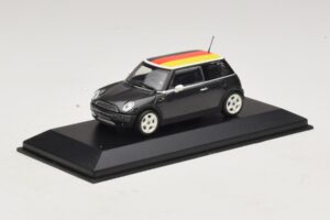 Mini Cooper One R50 Verde Cu Steag German Minichamps 1:43 MINI033 Metal - imaginea 2 din 5