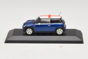 Mini Cooper S R53 Albastru Cu Steag Englezesc Minichamps 1:43 Mini Cooper S R53 Albastru Cu Steag Englezesc Minichamps 1:43 MINI012 Metal