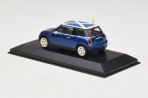 Mini Cooper S R53 Albastru Cu Steag Scoțian Minichamps 1:43 MINI016 Metal - imaginea 3 din 5