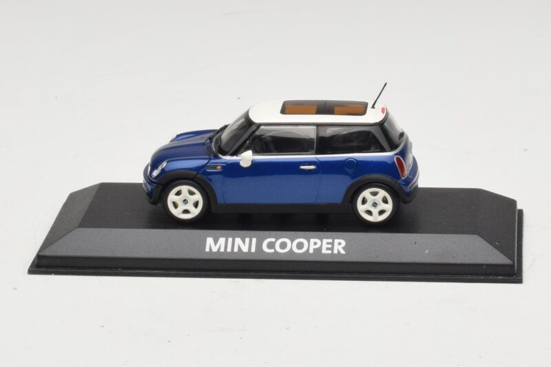 Mini Cooper S R53 Albastru Închis Cu Acoperiș Panoramic Minichamps 1:43 Mini Cooper S R53 Albastru Închis Cu Acoperiș Panoramic Minichamps 1:43 MINI021 Metal