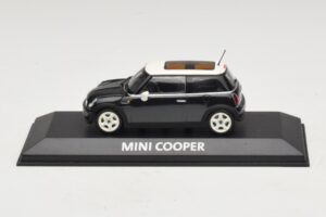 Mini Cooper S R53 Verde Închis Cu Acoperiș Panoramic Minichamps 1:43 Mini Cooper S R53 Verde Închis Cu Acoperiș Panoramic Minichamps 1:43 MINI015 Metal