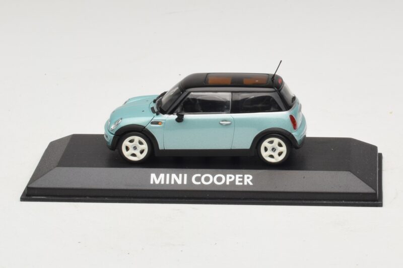 Mini Cooper S R53 Albastru Deschis Metalizat Cu Acoperiș Negru Minichamps 1:43 MINI030 Metal