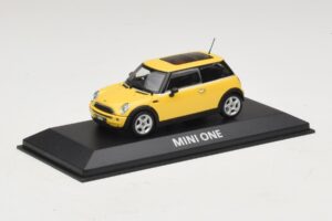 Mini Cooper S R53 Liquid Yellow Cu Acoperiș Panoramic Minichamps 1:43 MINI013 Metal - imaginea 2 din 4