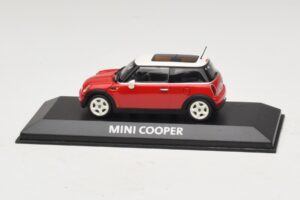Mini Cooper S R53 Roșu Cu Acoperiș Panoramic Minichamps 1:43 Mini Cooper S R53 Roșu Cu Acoperiș Panoramic Minichamps 1:43 MINI024 Metal