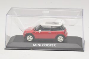 Mini Cooper S R53 Roșu Cu Acoperiș Panoramic Minichamps 1:43 MINI024 Metal - imaginea 4 din 5