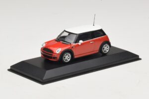Mini Cooper S R53 Roșu Cu Acoperiș Alb Minichamps 1:43 MINI025 Metal - imaginea 2 din 5