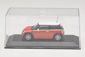 Mini Cooper S R53 Roșu Cu Acoperiș Alb Minichamps 1:43 MINI025 Metal - imaginea 4 din 5