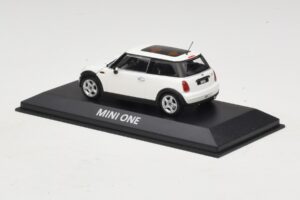 Mini Cooper S R53 Alb Cu Acoperiș Panoramic Minichamps 1:43 MINI020 Metal - imaginea 3 din 5