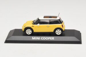 Mini Cooper S R53 Galben Cu Acoperiș Panoramic Galben Minichamps 1:43 Mini Cooper S R53 Galben Cu Acoperiș Panoramic Galben Minichamps 1:43 MINI029 Metal