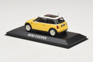 Mini Cooper S R53 Galben Cu Acoperiș Panoramic Galben Minichamps 1:43 MINI029 Metal - imaginea 3 din 4