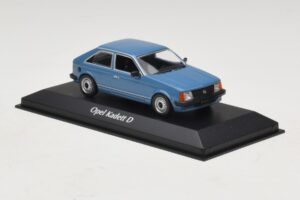 Opel Kadett D Albastru Maxichamps 1:43 940044100 Metal - imaginea 3 din 5