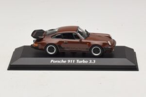 Porsche 911 930 Turbo 3.3 Maro Maxichamps 1:43 940069001 Metal