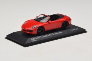 Porsche 911 991.1 Carrera 4 GTS Cabriolet Roșu Minichamps 1:43 410067330 Metal - imaginea 2 din 5