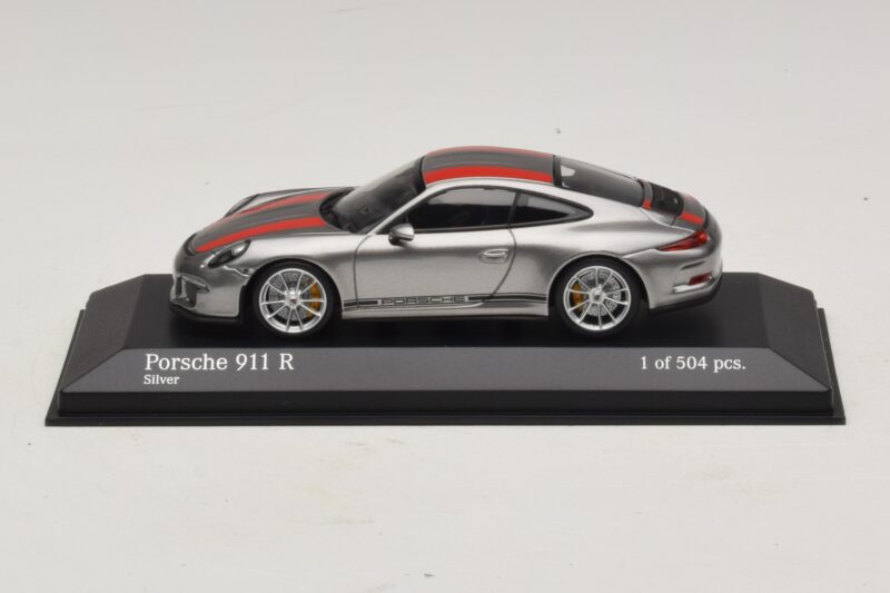 Porsche 911 991.1 R Argintiu Cu Dungi Portocalii Minichamps 1:43 Porsche 911 991.1 R Argintiu Cu Dungi Portocalii Minichamps 1:43 410066222 Metal