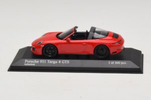 Porsche 911 991.1 Targa 4 GTS Roșu Minichamps 1:43 410067340 Metal