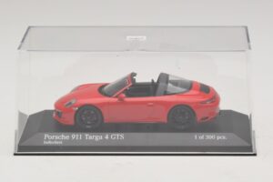 Porsche 911 991.1 Targa 4 GTS Roșu Minichamps 1:43 410067340 Metal - imaginea 4 din 5