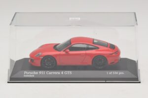 Porsche 911 991.2 Carrera 4 GTS Roșu Minichamps 1:43 410067320 Metal - imaginea 4 din 5