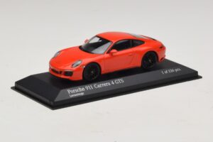 Porsche 911 991.2 Carrera 4 GTS Portocaliu Minichamps 1:43 410067321 Metal - imaginea 2 din 5