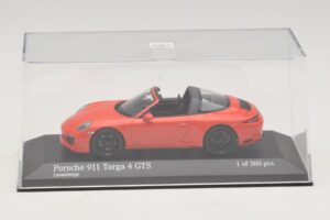 Porsche 911 991 Targa 4 GTS Portocaliu Minichamps 1:43 410067341 Metal - imaginea 4 din 5