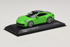 Porsche 911 992 Carrera 4S Verde Minichamps 1:43 410069322 Metal - imaginea 2 din 5
