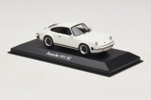 Porsche 911 SC Alb Maxichamps 1:43 940062020 Metal - imaginea 3 din 5