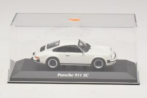 Porsche 911 SC Alb Maxichamps 1:43 940062020 Metal - imaginea 4 din 5