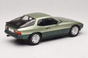 Porsche 924 Turbo Verde Deschis & Verde Închis MCG 1:18 MCG18660 Metal - imaginea 2 din 6